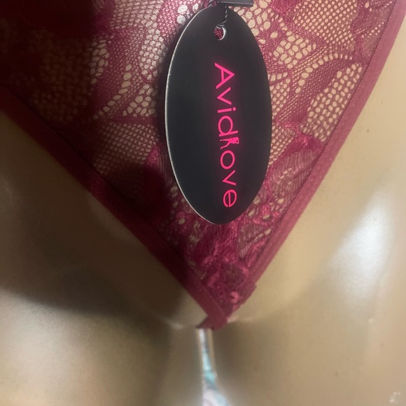 Very sexy lingerie by Avidhove size large and color is burgundy - Picture 3 of 4